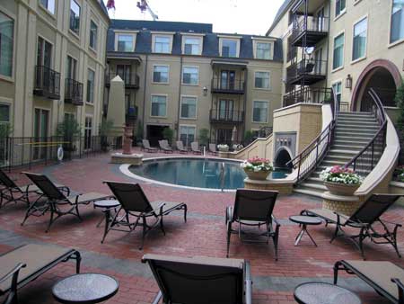 Trianon Pool